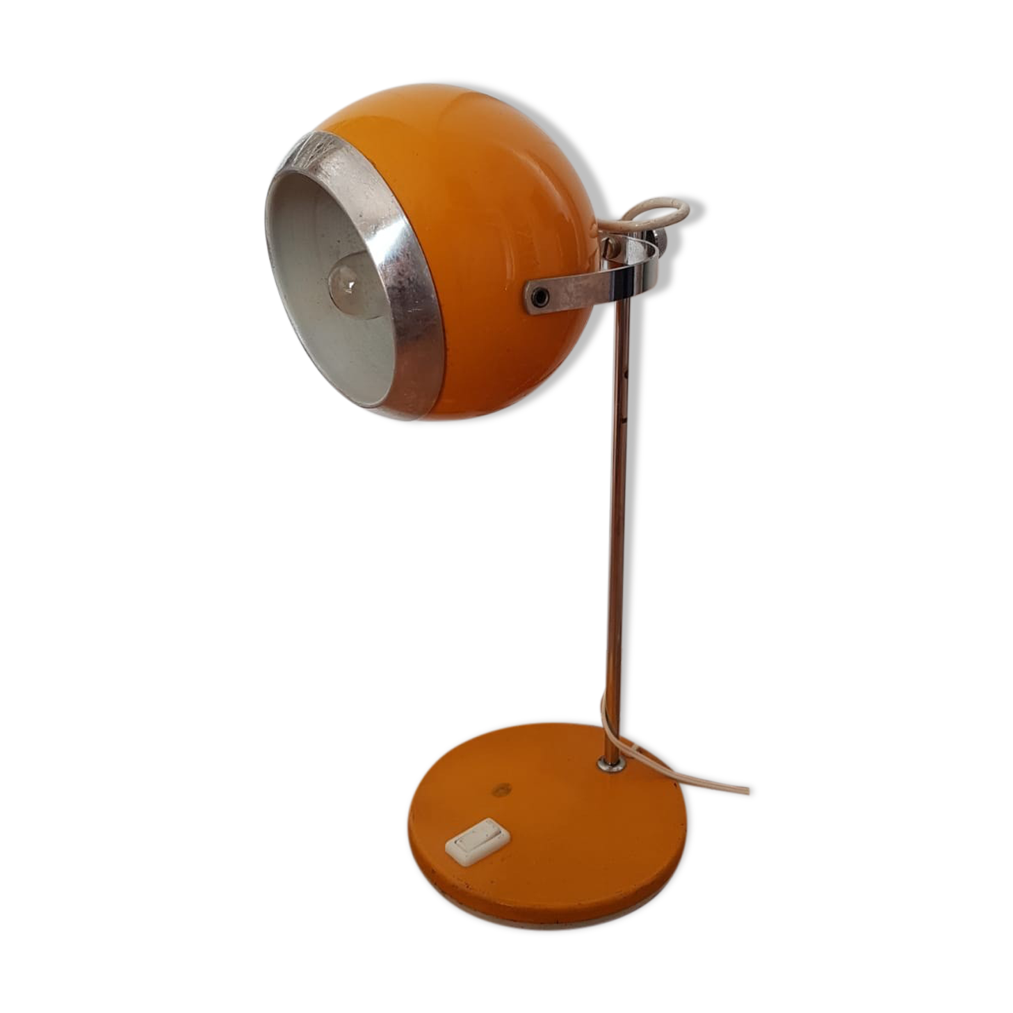 Yellow eyeball lamp