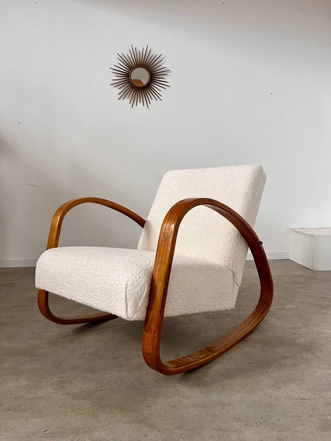 Fauteuil bois courbé rocking-chair des annees 50 style art deco design français bois et bouclette