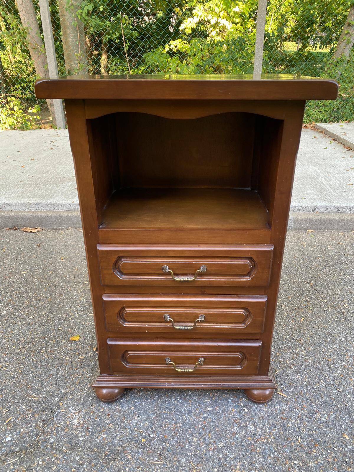 Side table with 3 drawers in solid wood, tall bedside table.