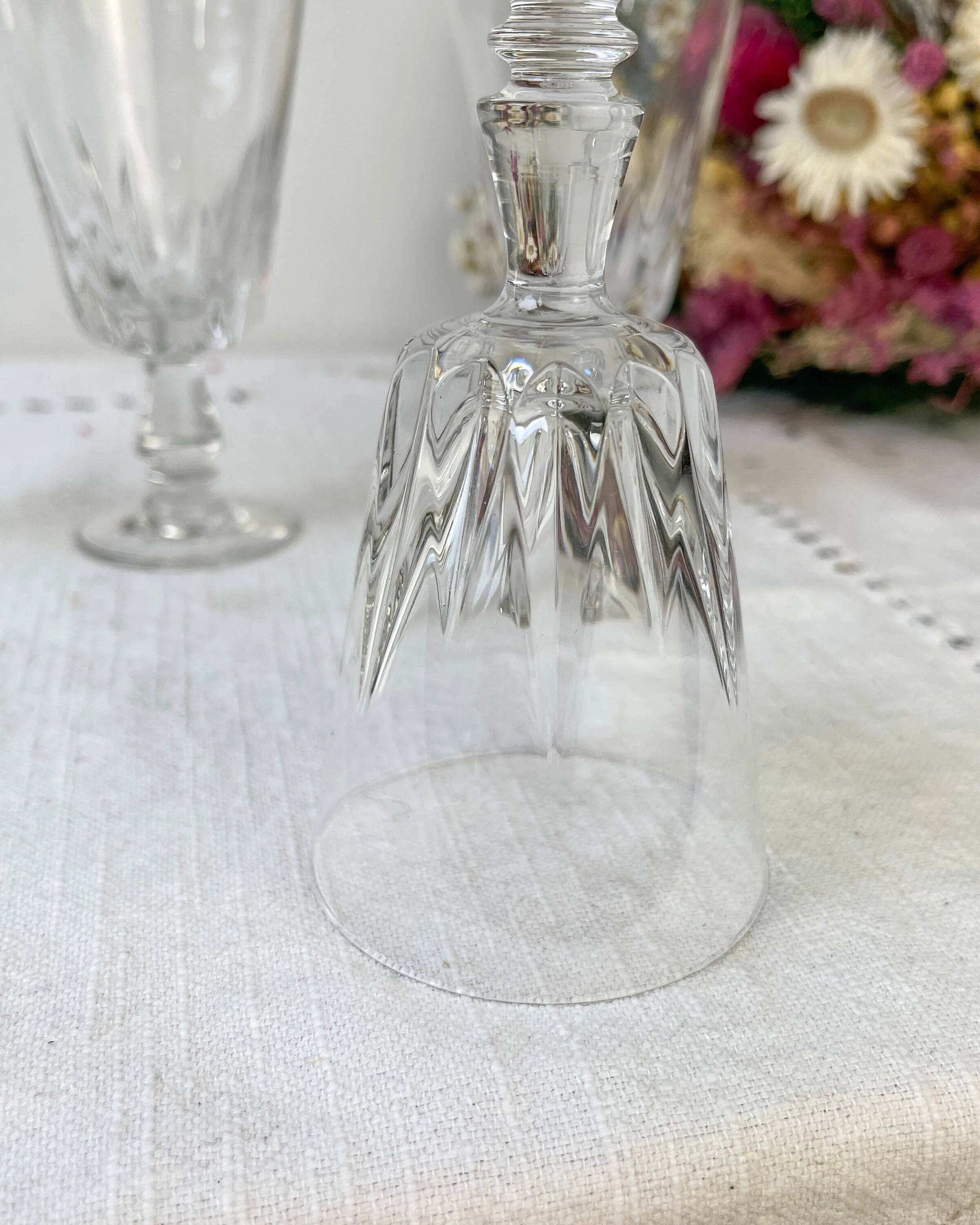 6 vintage white wine glasses