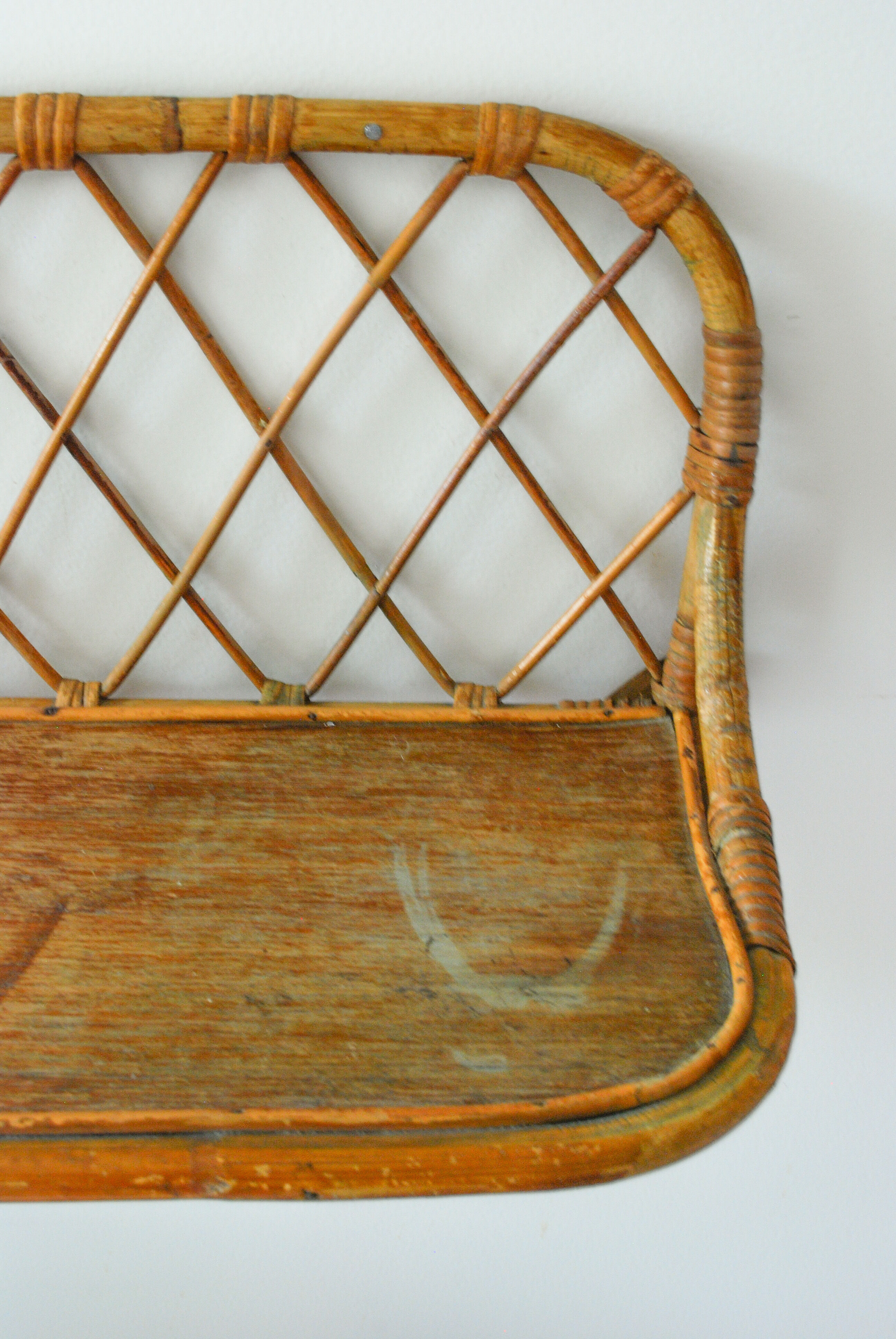Etagère vintage murale en rotin