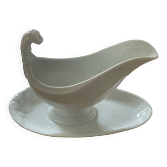 Lion's head sauce boat