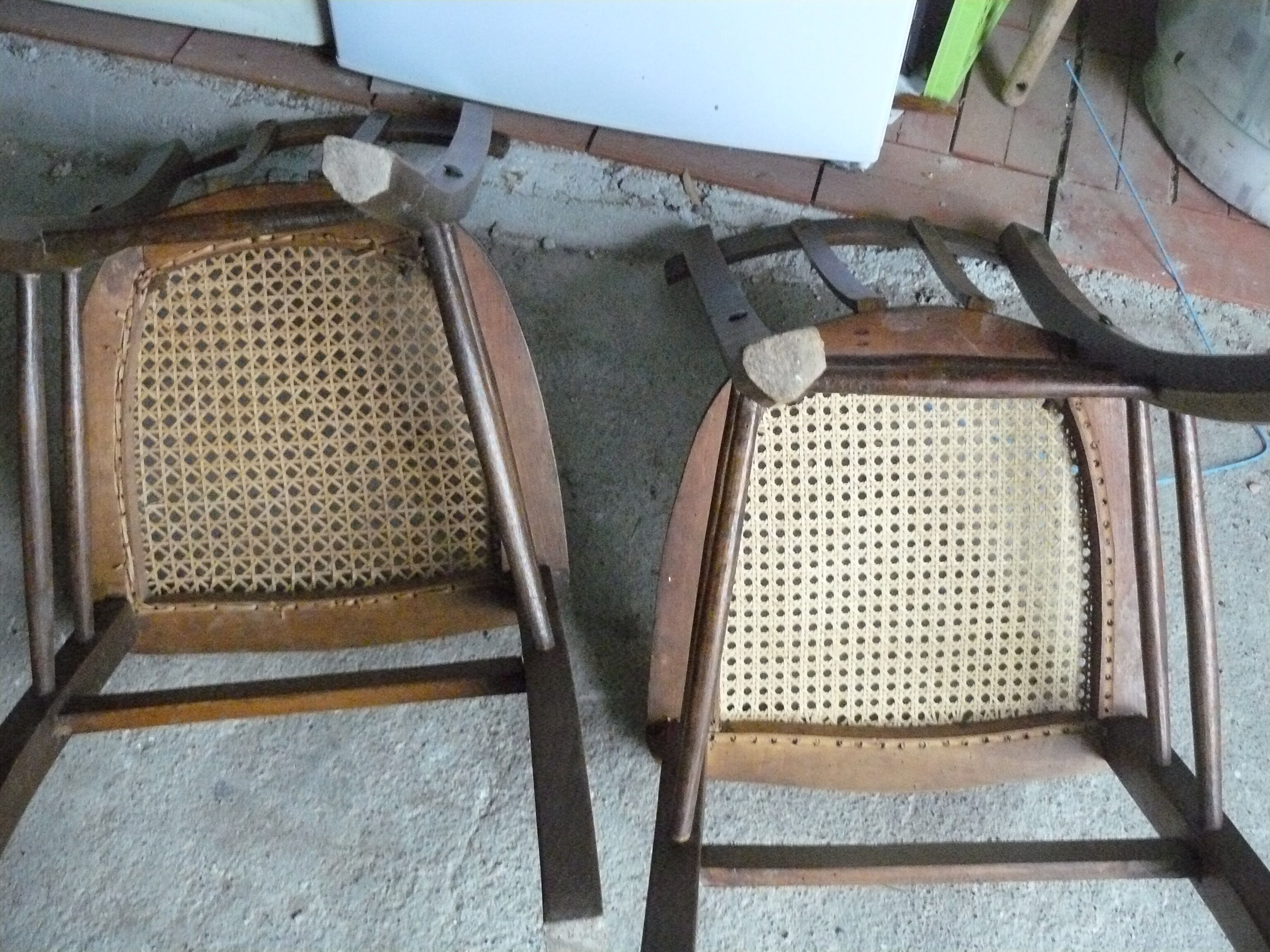 Lot of 2 chairs