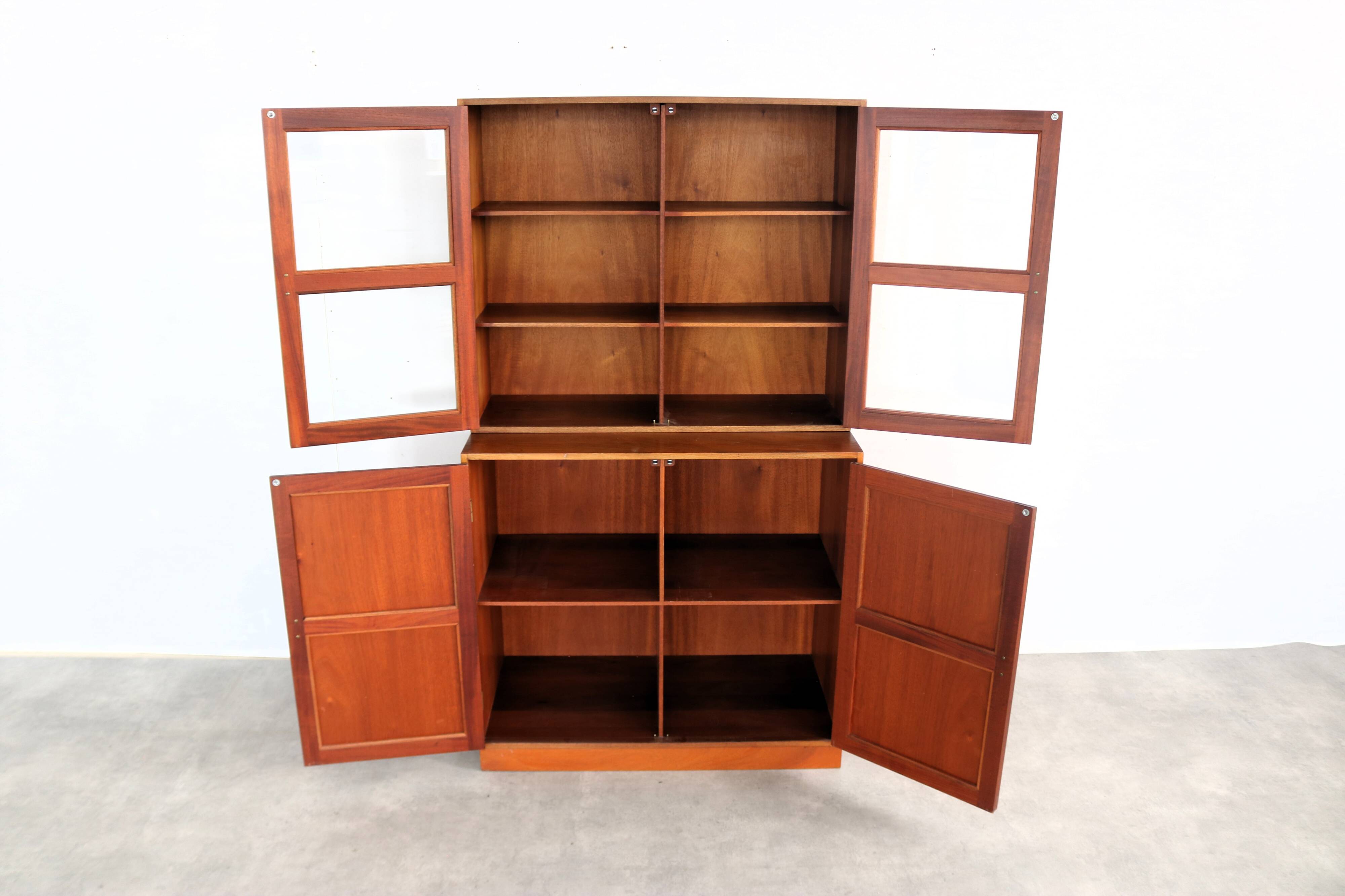 vintage wall cabinet | display cabinet | C. Hvidt