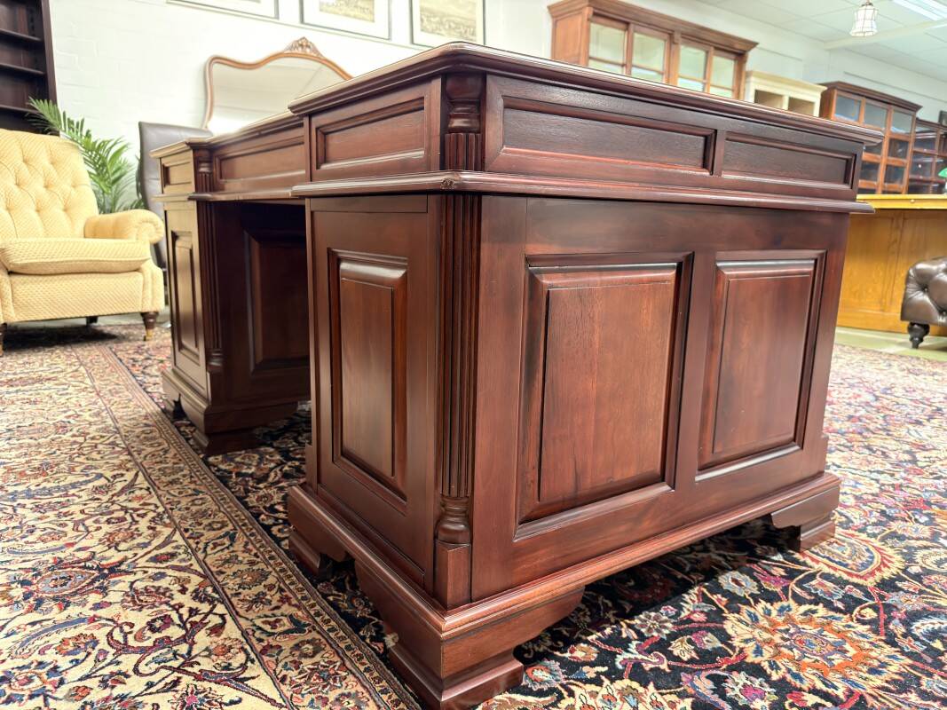 Bureau Chesterfield classique anglais