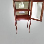 Vitrine de style Louis XV