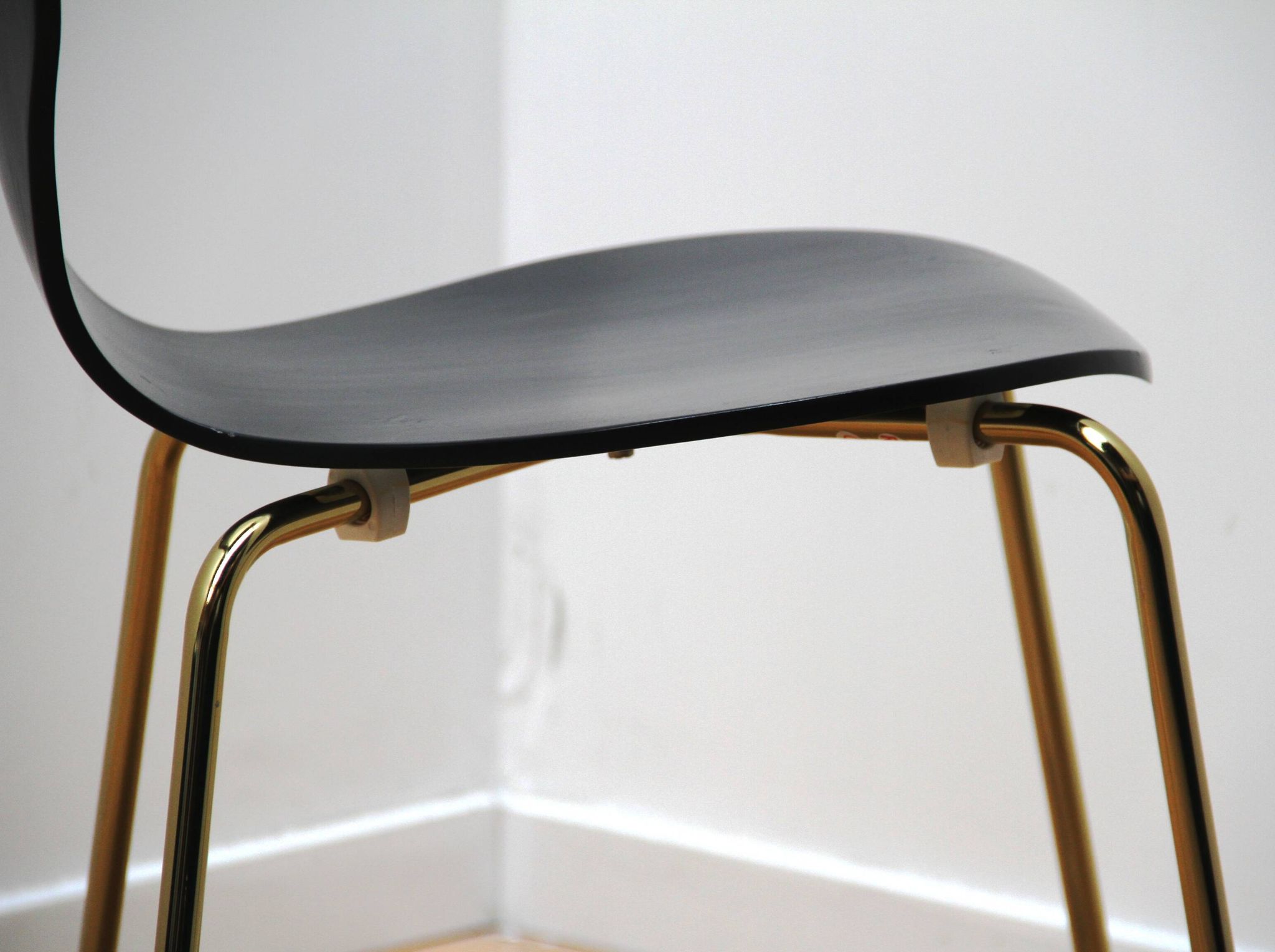 Suite of 8 designer dining room chairs