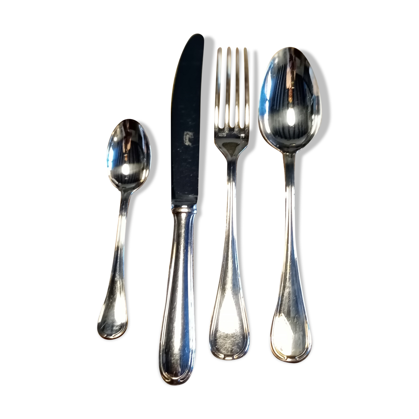Shiny silver metal cutlery set