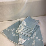 Oval tablecloth and 6 towels