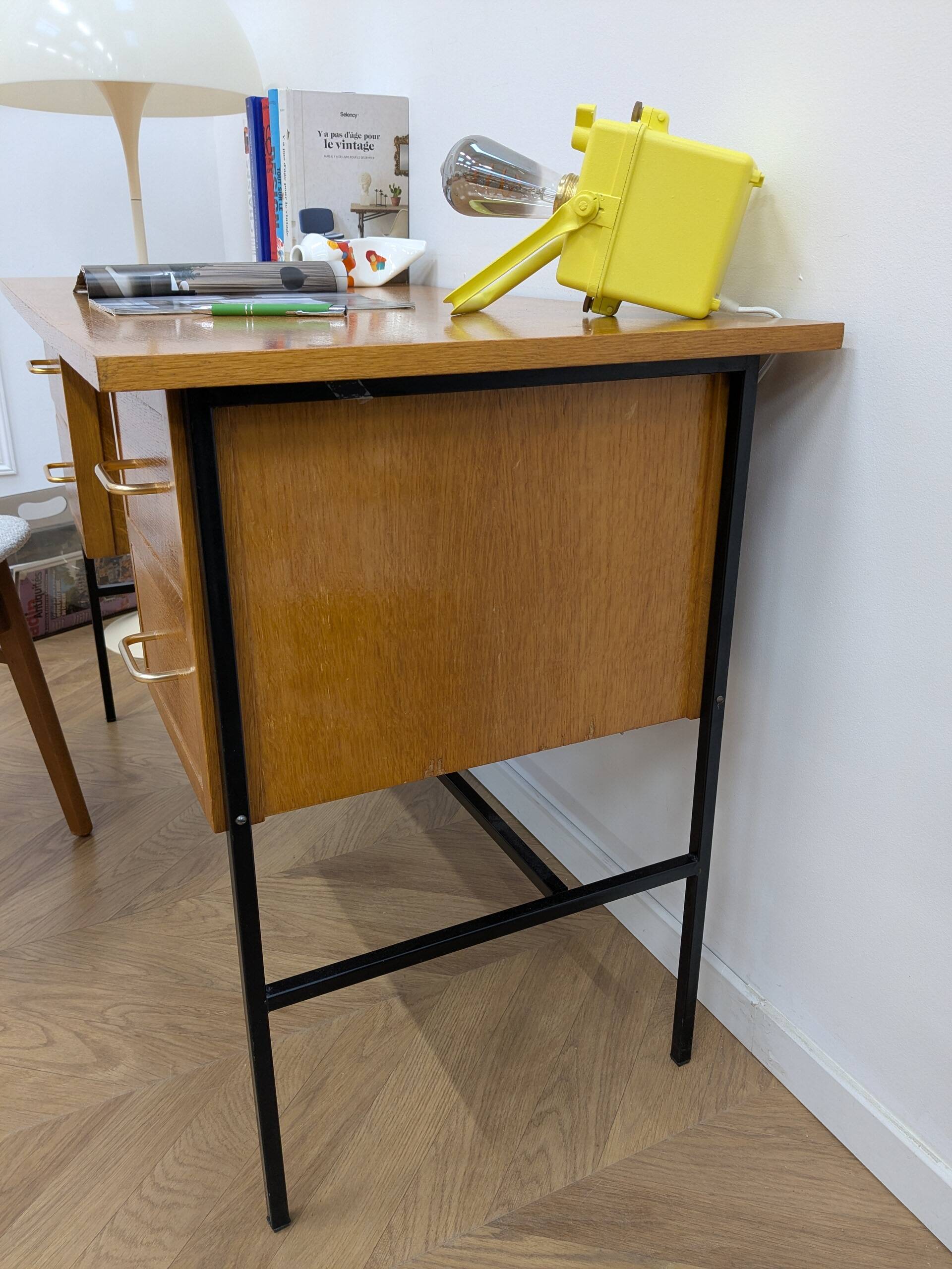 Modernist desk