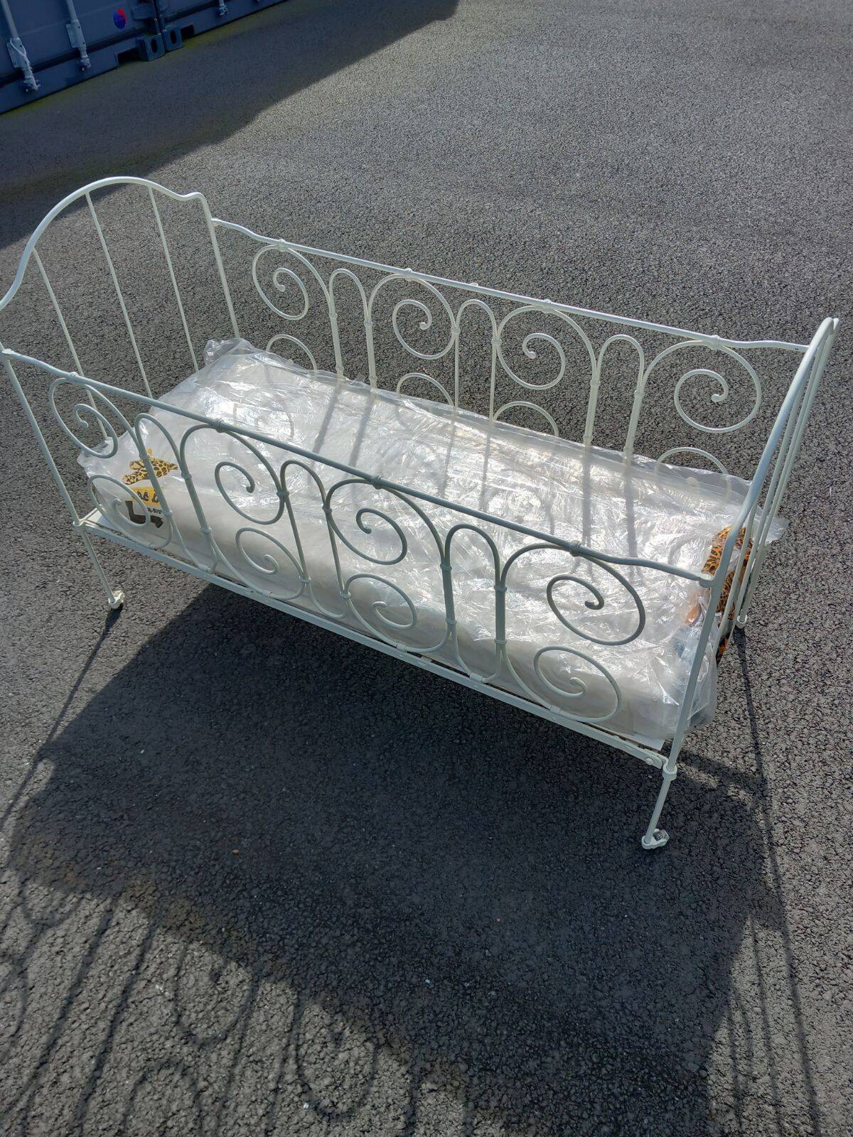 Wrought iron sofa bed + mattress + 2 sheets