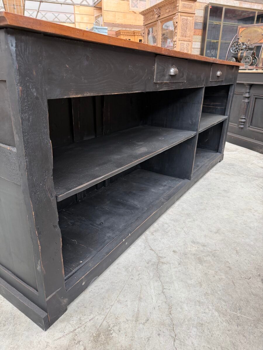 Trading counter early 20th century