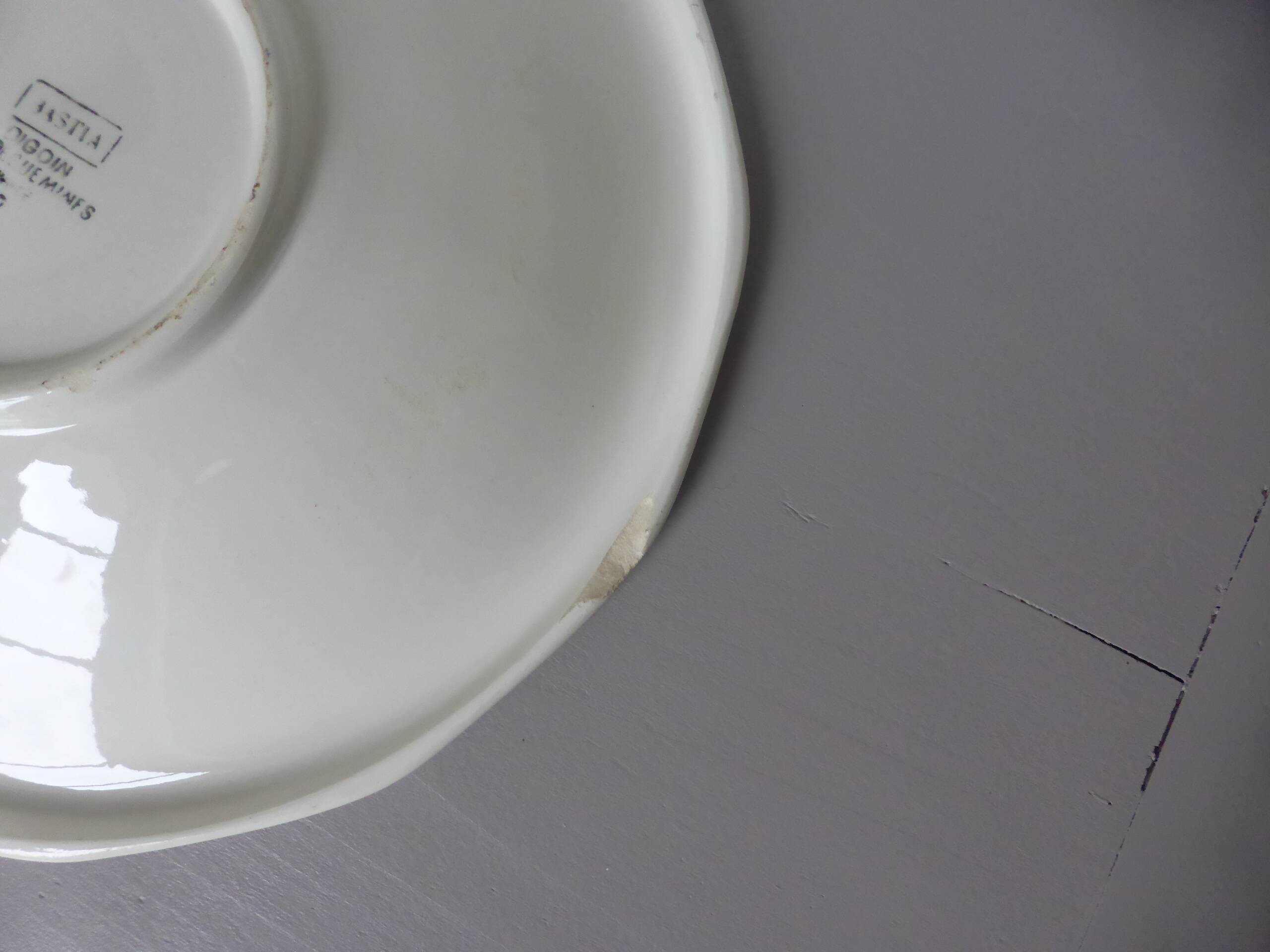 Vintage round-capped plate Digoin Sarreguemines model Bastia 231106