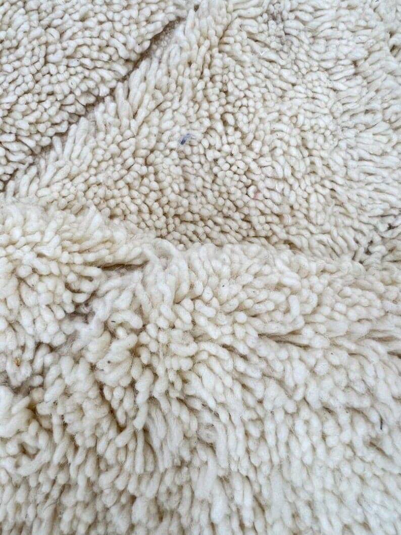 Handmade pure wool rug, size 1.5/2.5 m.