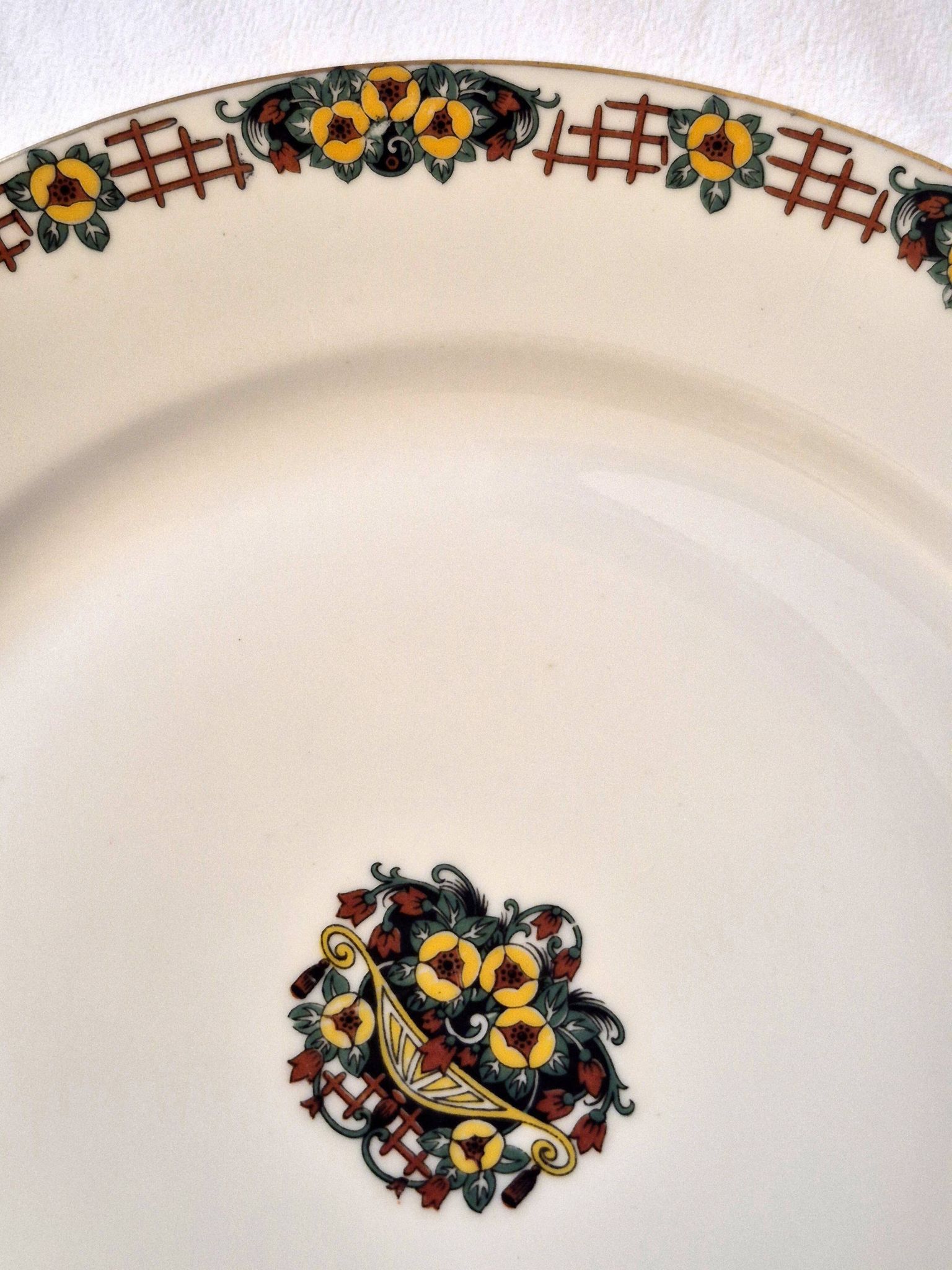 Round serving dish Art Deco, Limoges porcelain, André François, A570