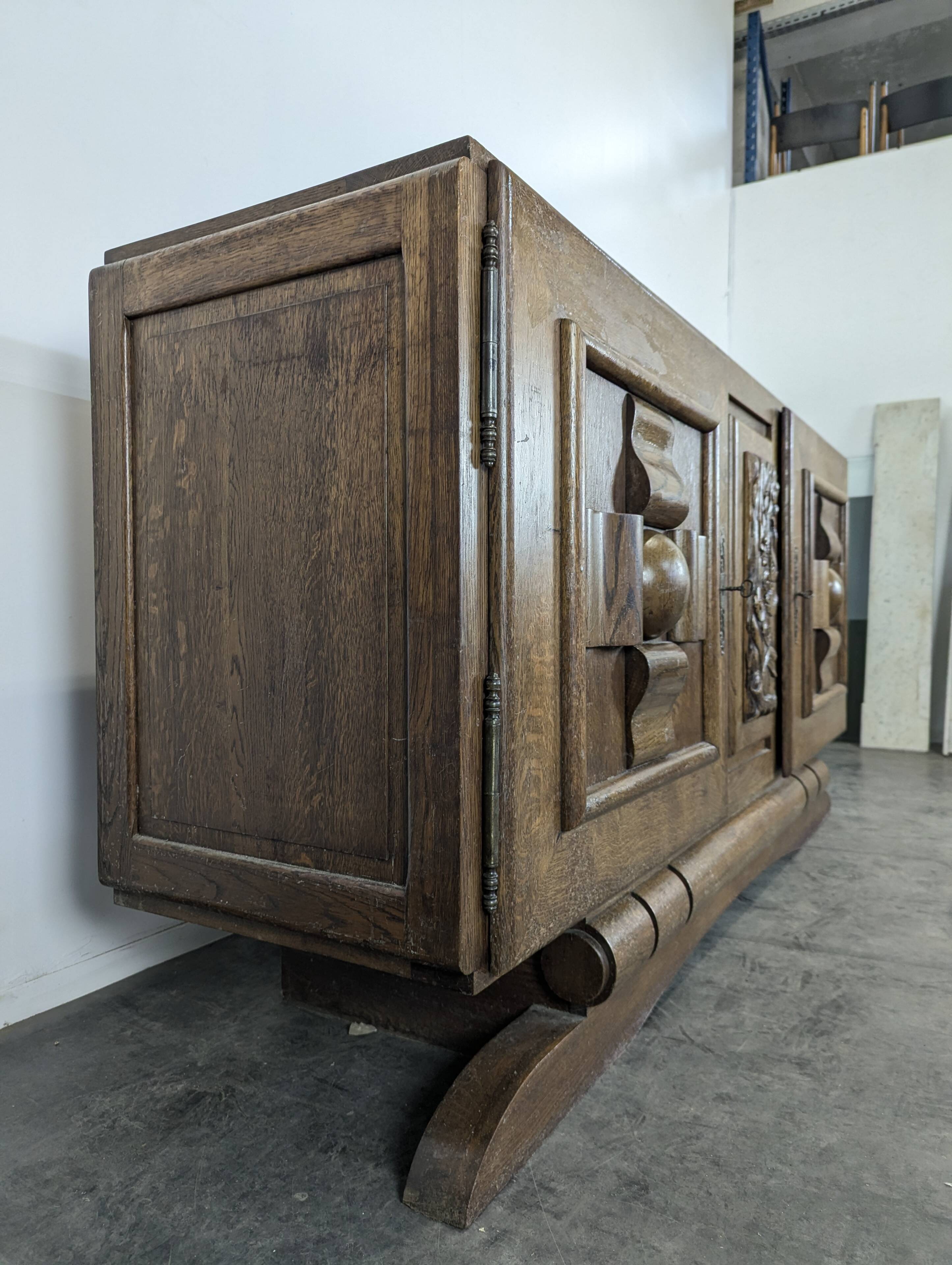 Enfilade Art Deco in the spirit of Dudouyt.