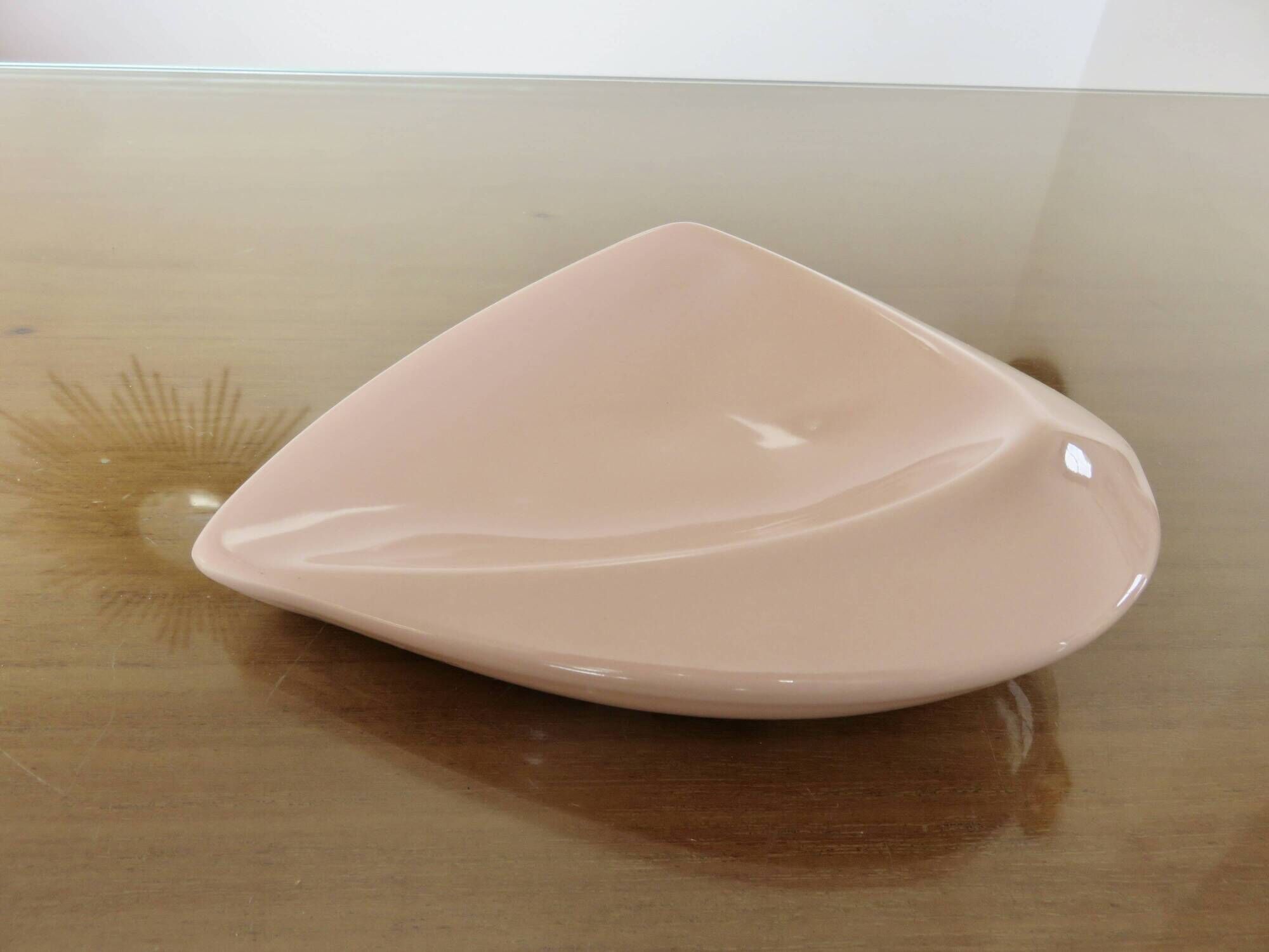 Vide poche en céramique rose de forme libre, 1950, vintage