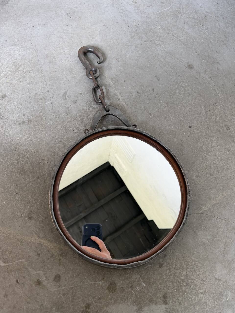 Miroir brutaliste métal et chaîne 1950