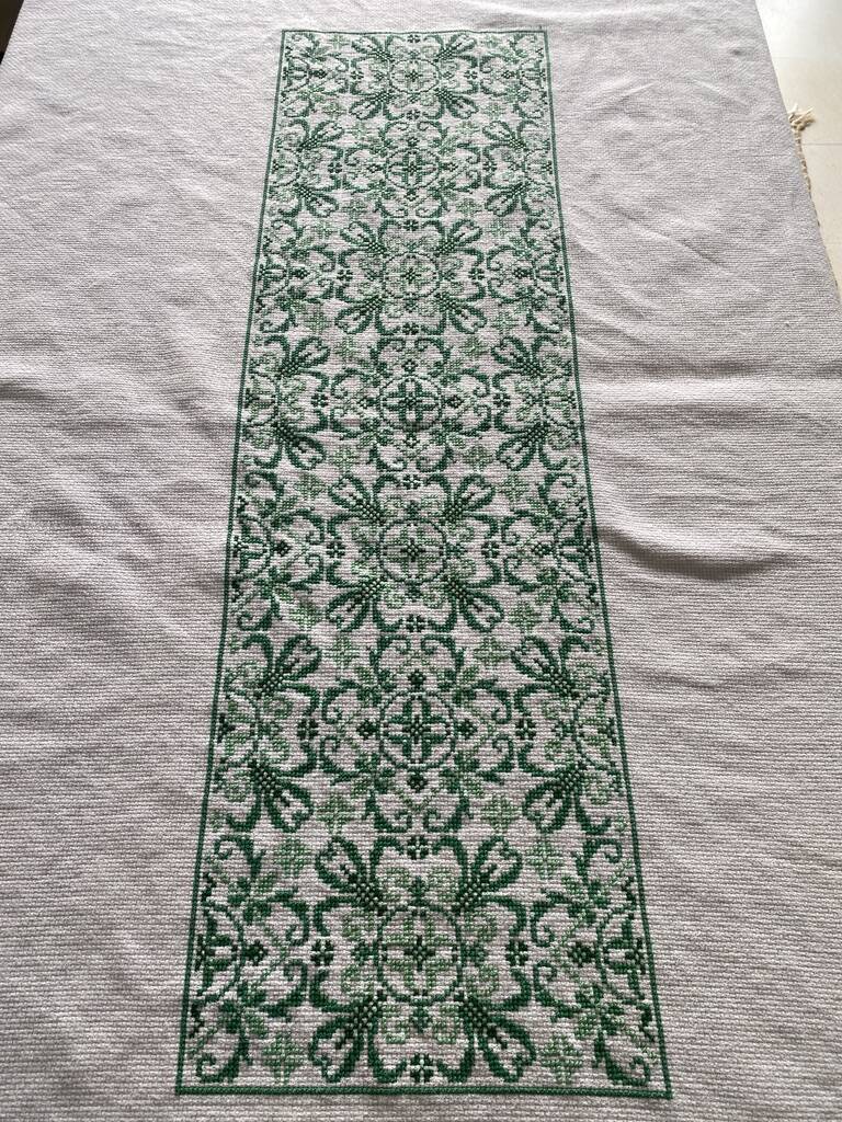 Large tablecloth and its 10 old napkins embroidered with cross stitch - 210x120 - cotton