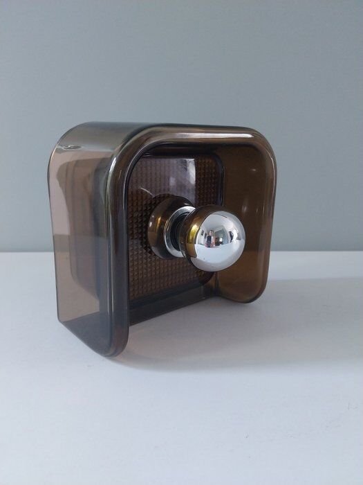 Guzzini wall light by Makio Hasuike