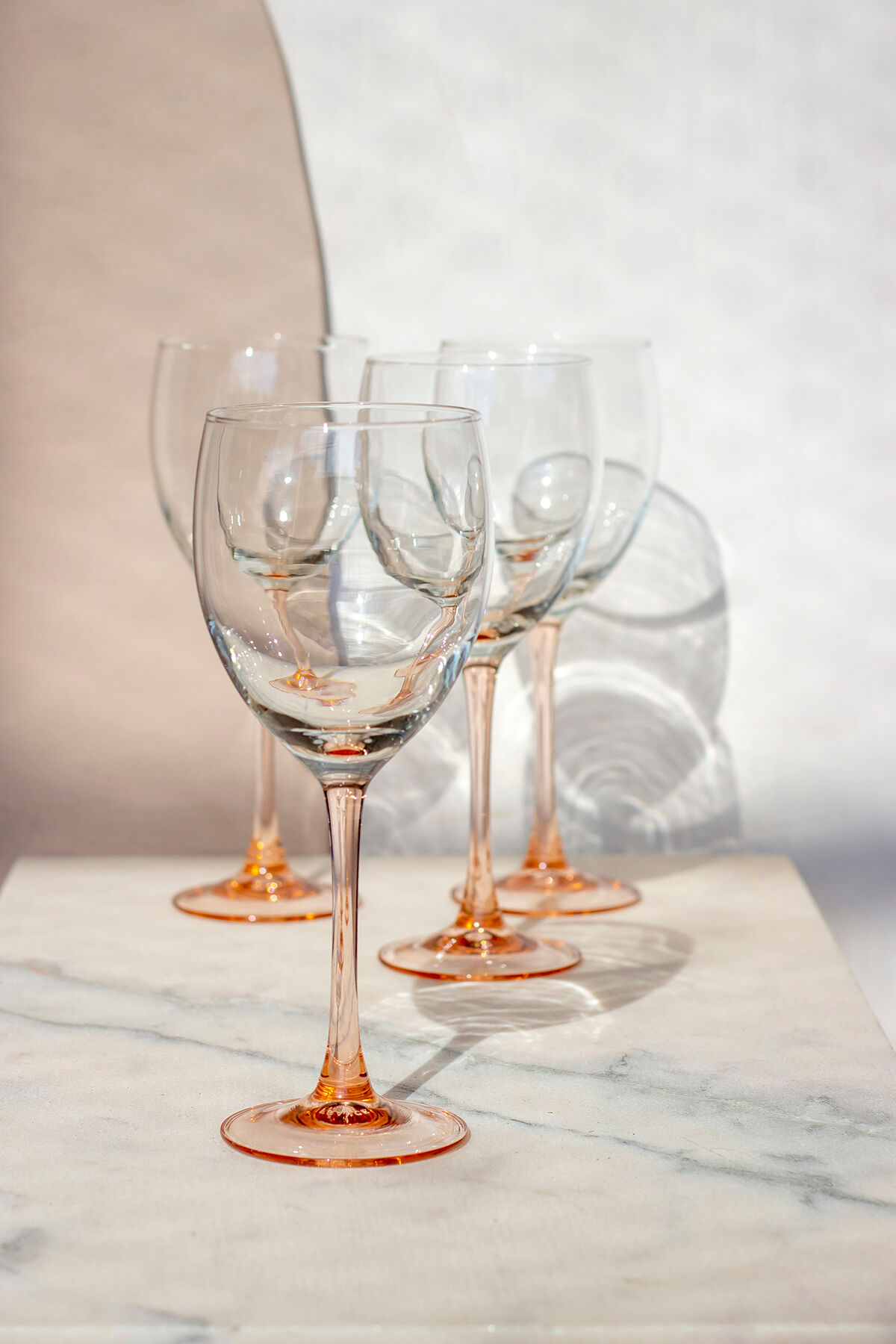 4 verres à pied saumon