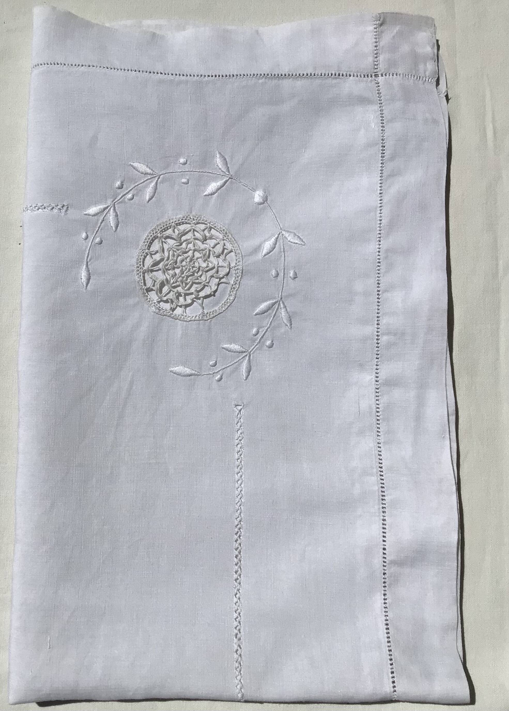 Fine linen round crocheted openwork mini day pillowcase