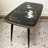 Vintage coffee table with heron décor