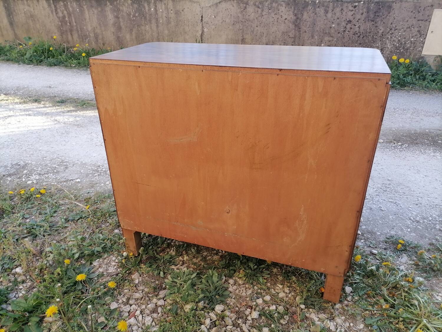 Antique chest of drawers