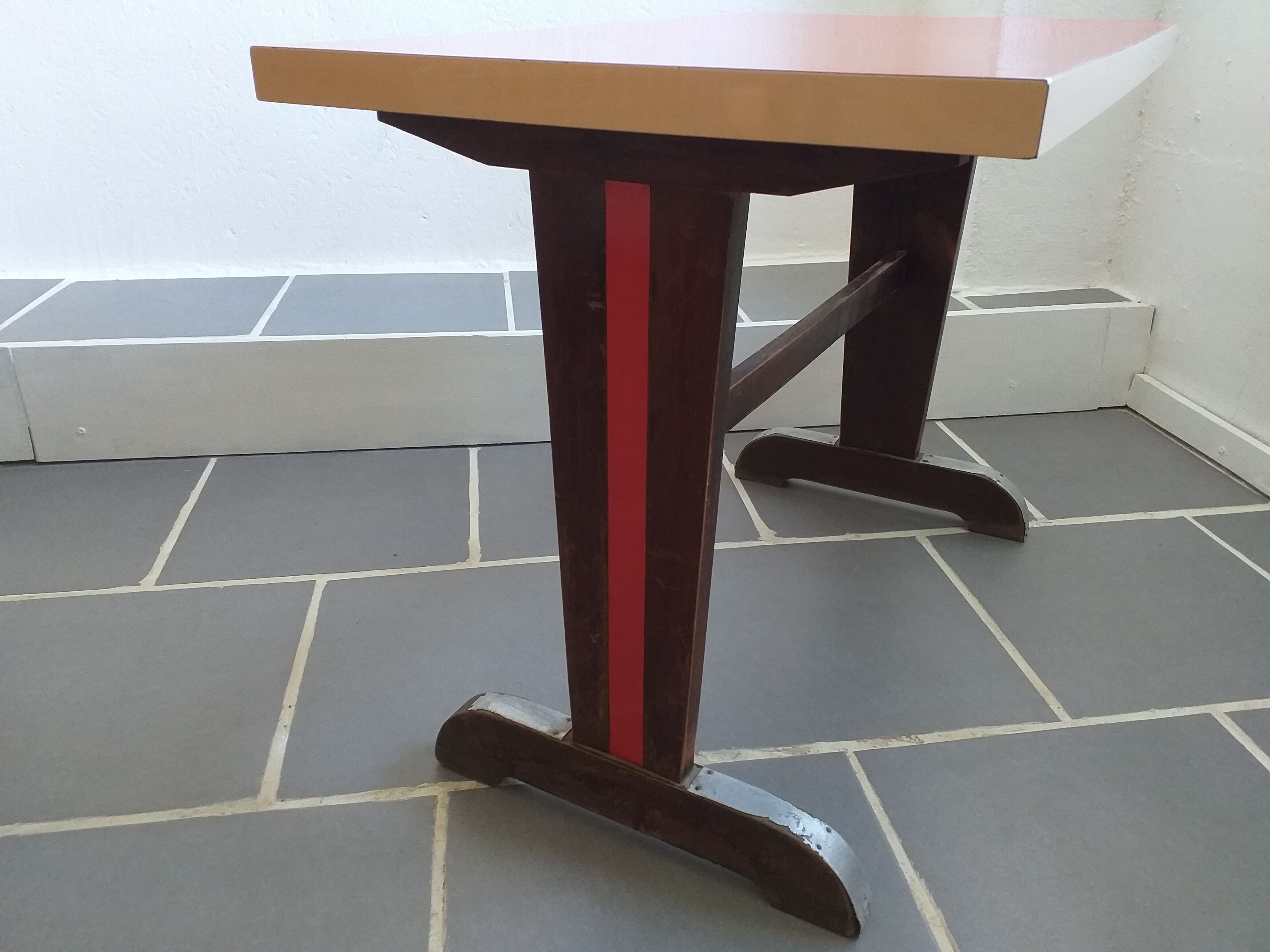 Bistro table in formica