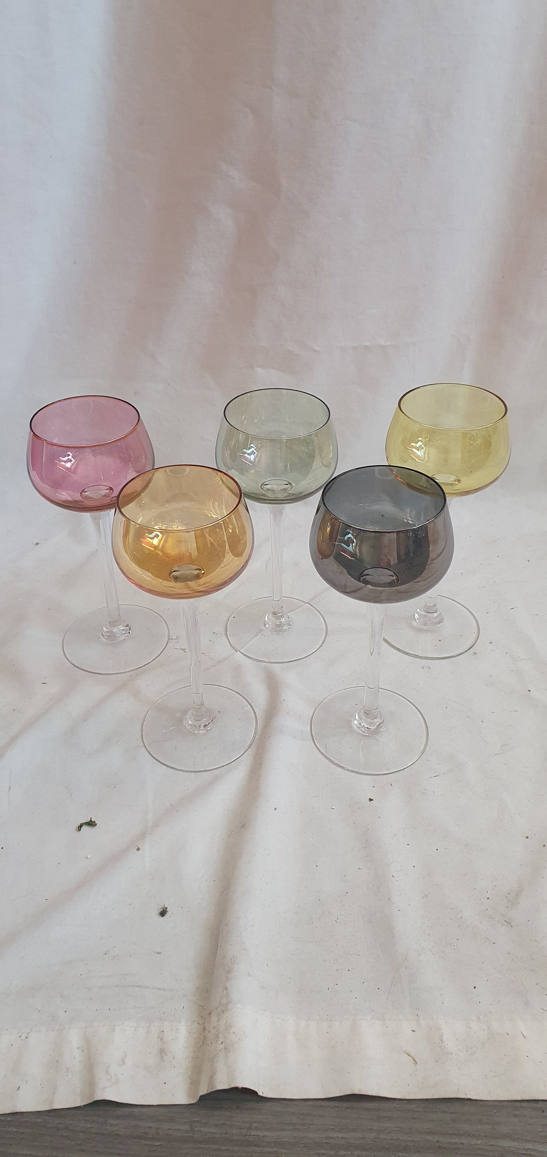 5 colored wine glasses