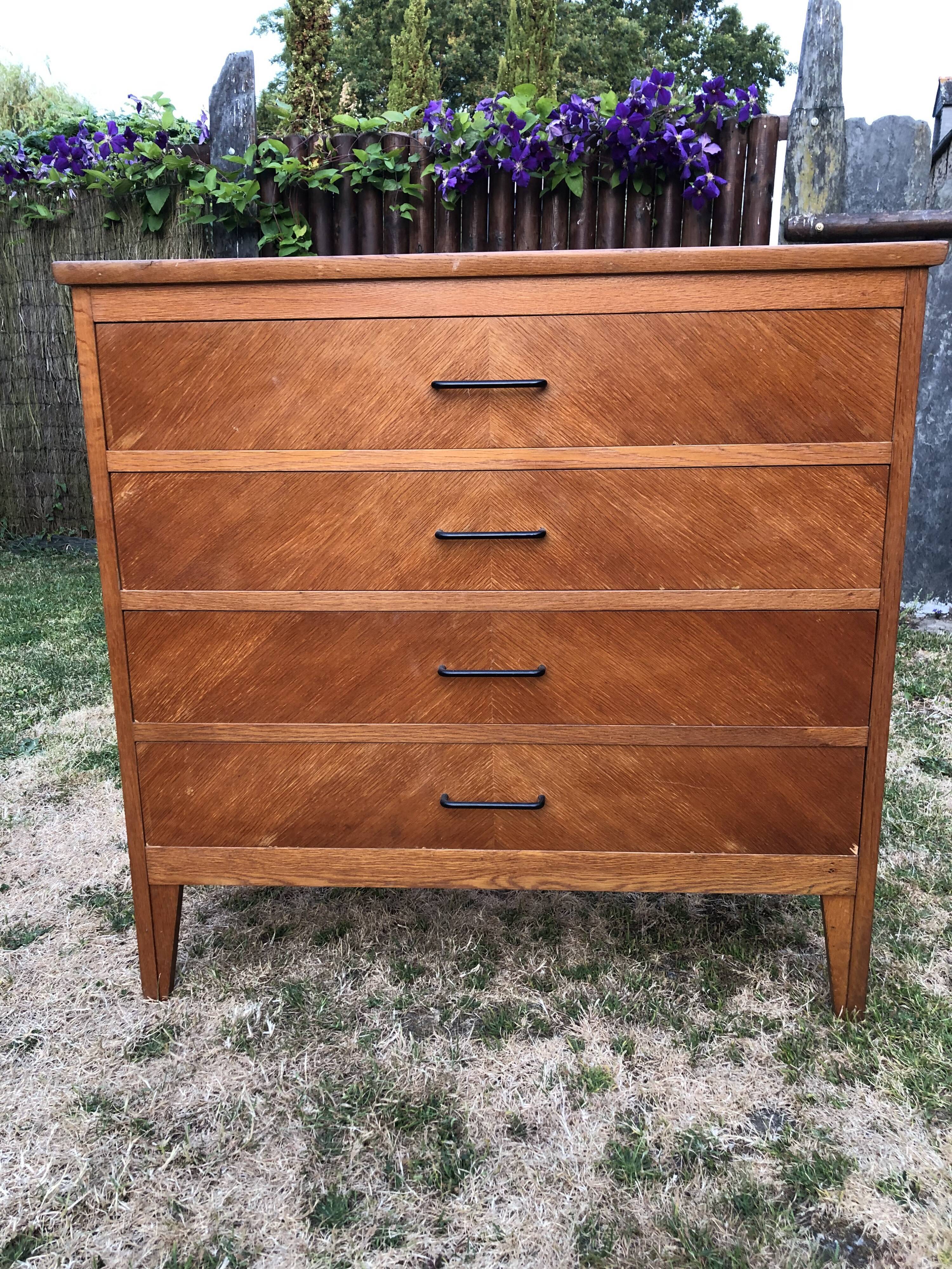 Vintage chest of drawers with 4 oak drawers