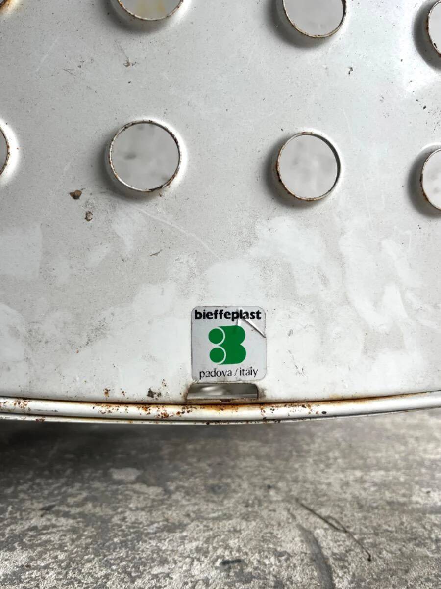 White Lacquered Steel Omstak Chair by Rodney Kinsman for Bieffeplast (1971) Industrial Sled Base