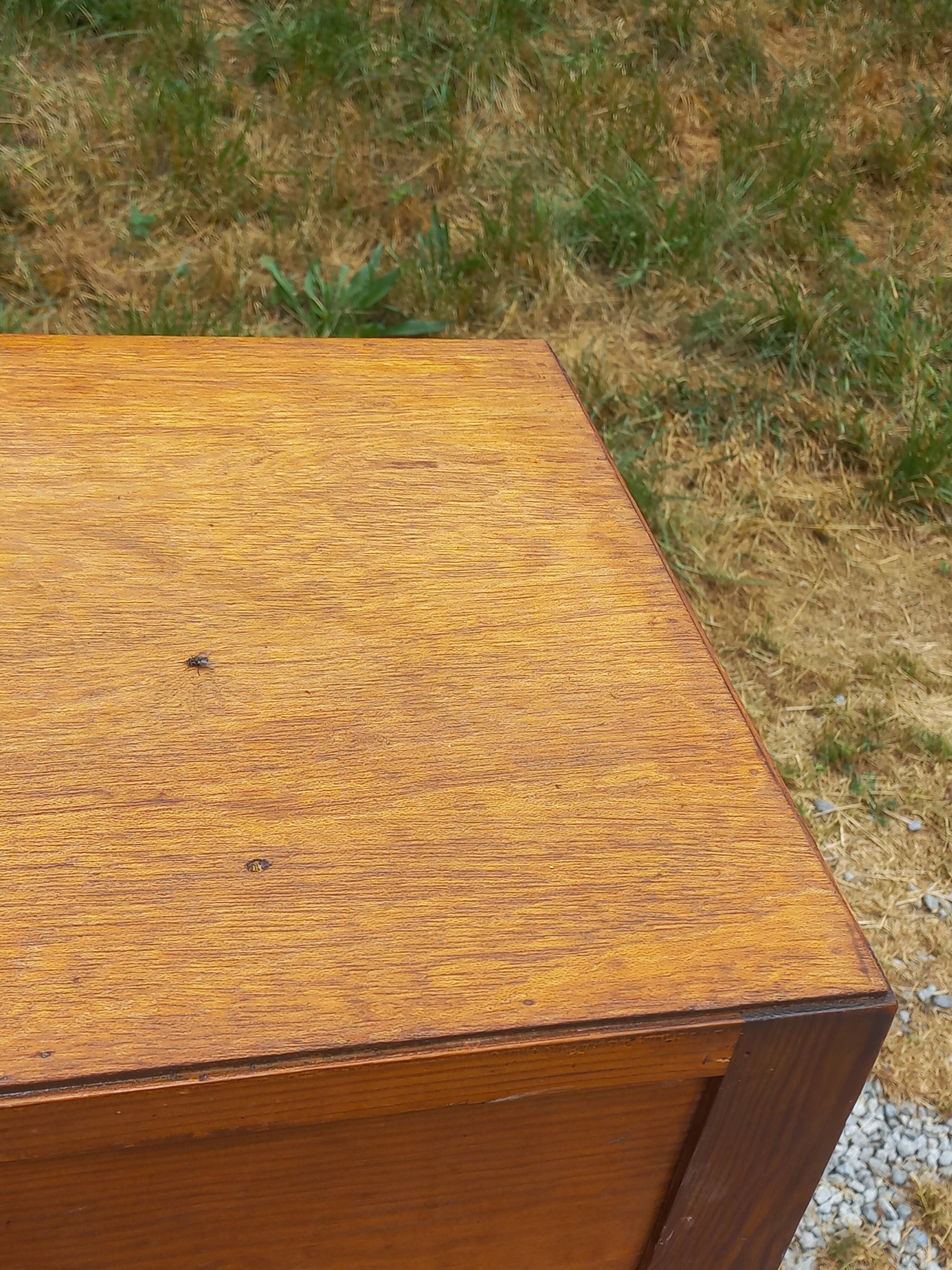 Vintage 1950s chest of drawers with tapered legs and 5 drawers.