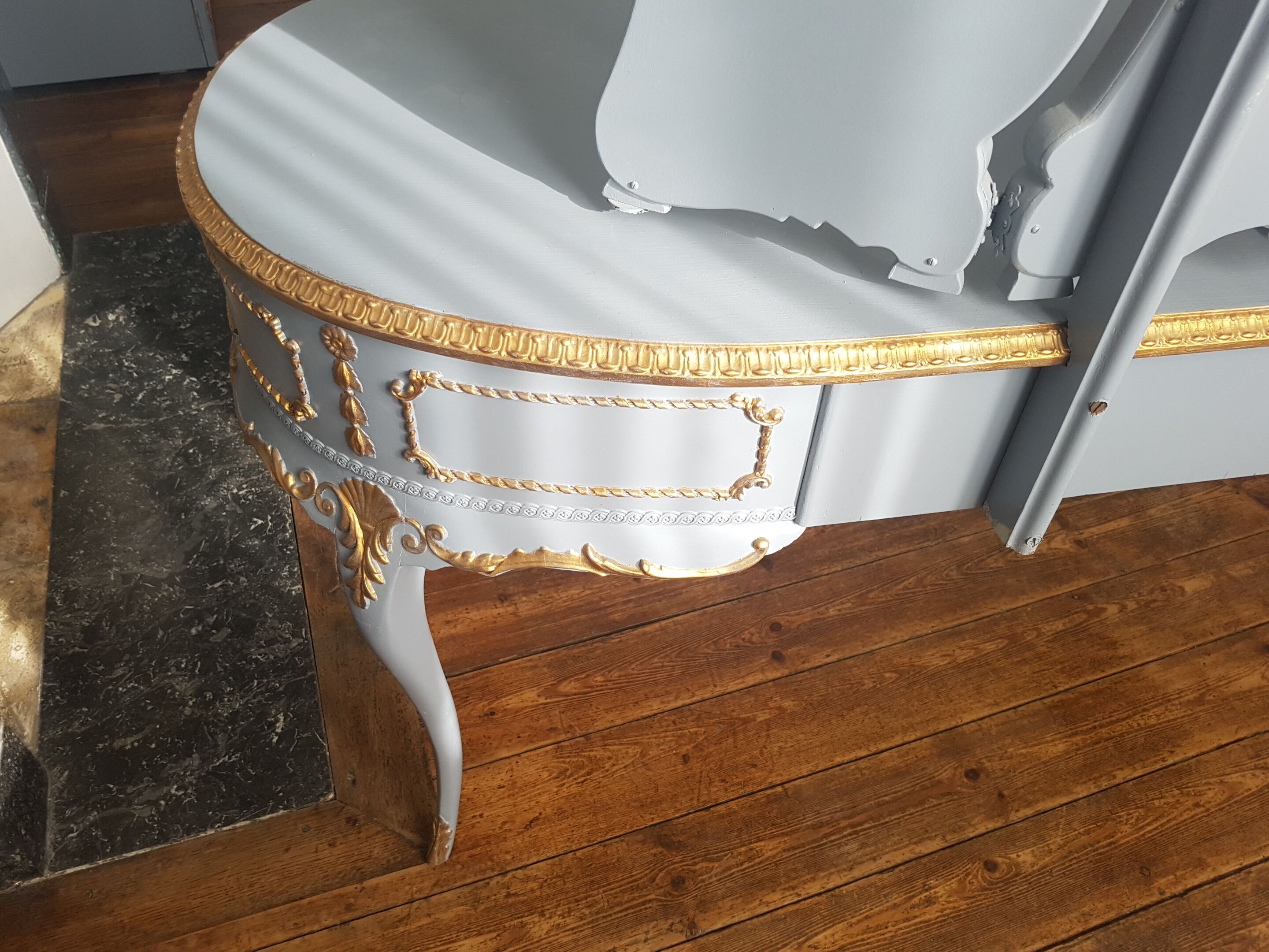 Coiffeuse style Louis XV