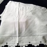 Drap ancien en lin monogrammé OT