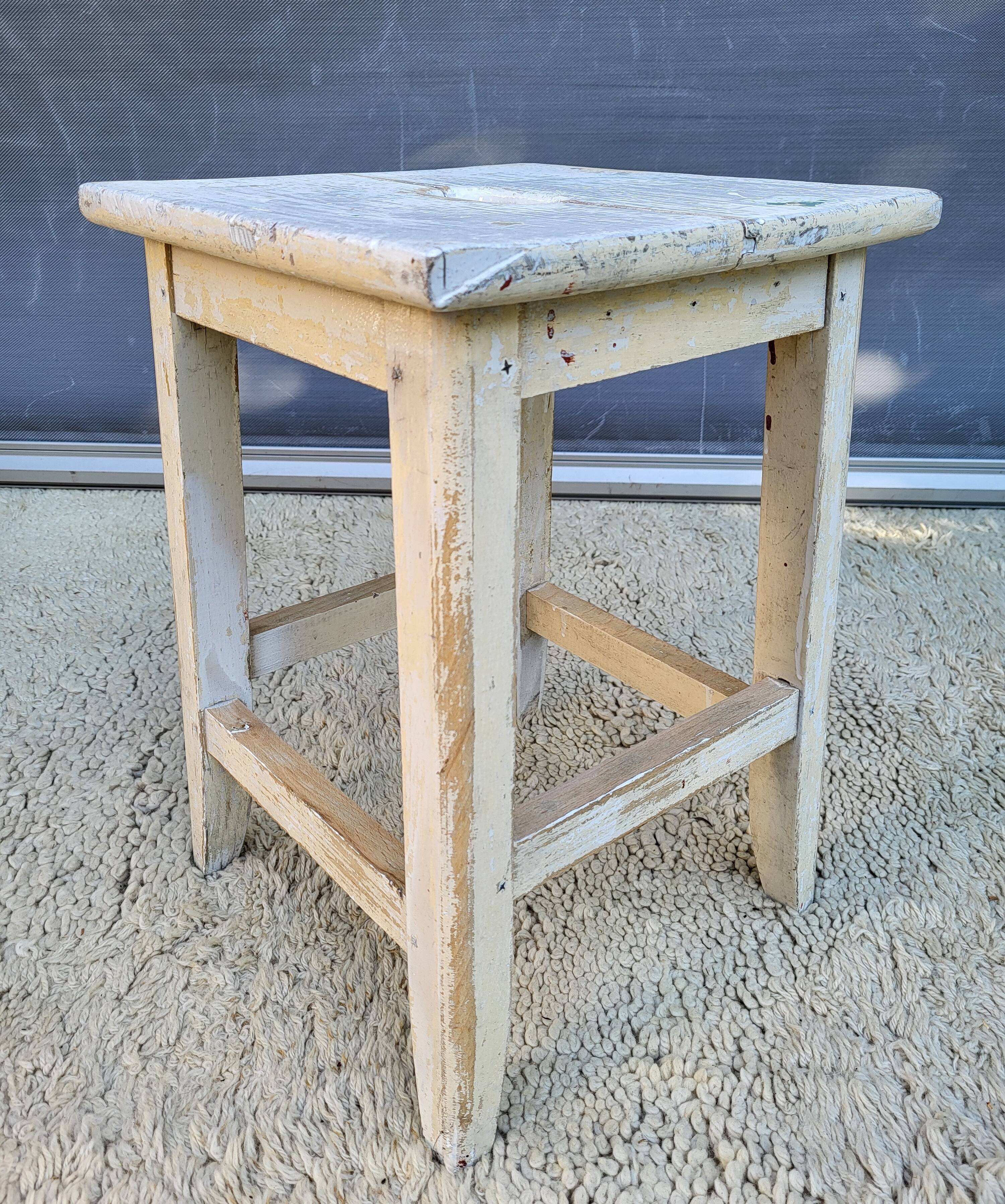 Vintage stool with grip