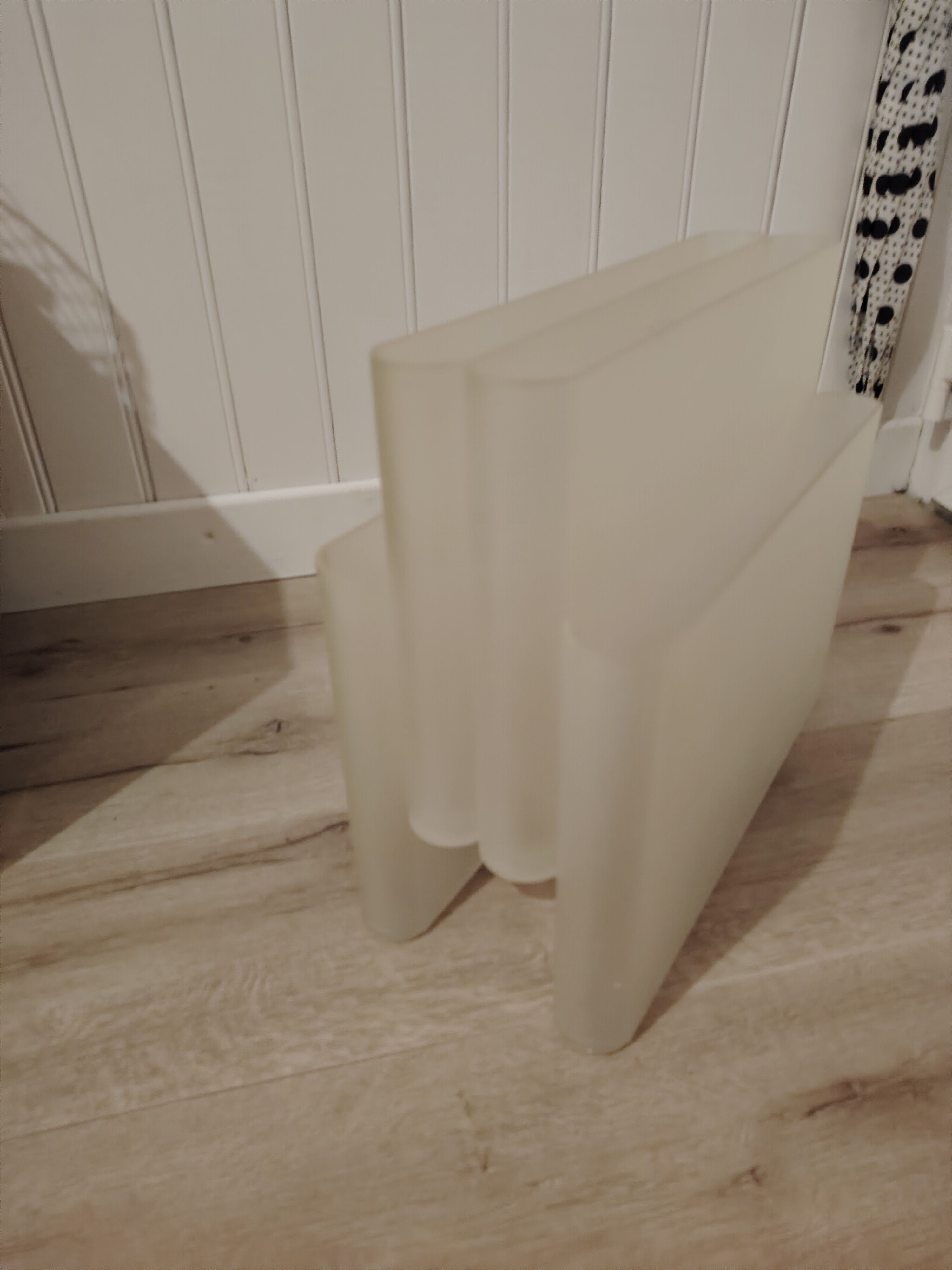 Kartell Giotto magazine rack stopinno opaque transparent