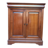 Small buffet with 2 doors