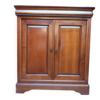 Small buffet with 2 doors