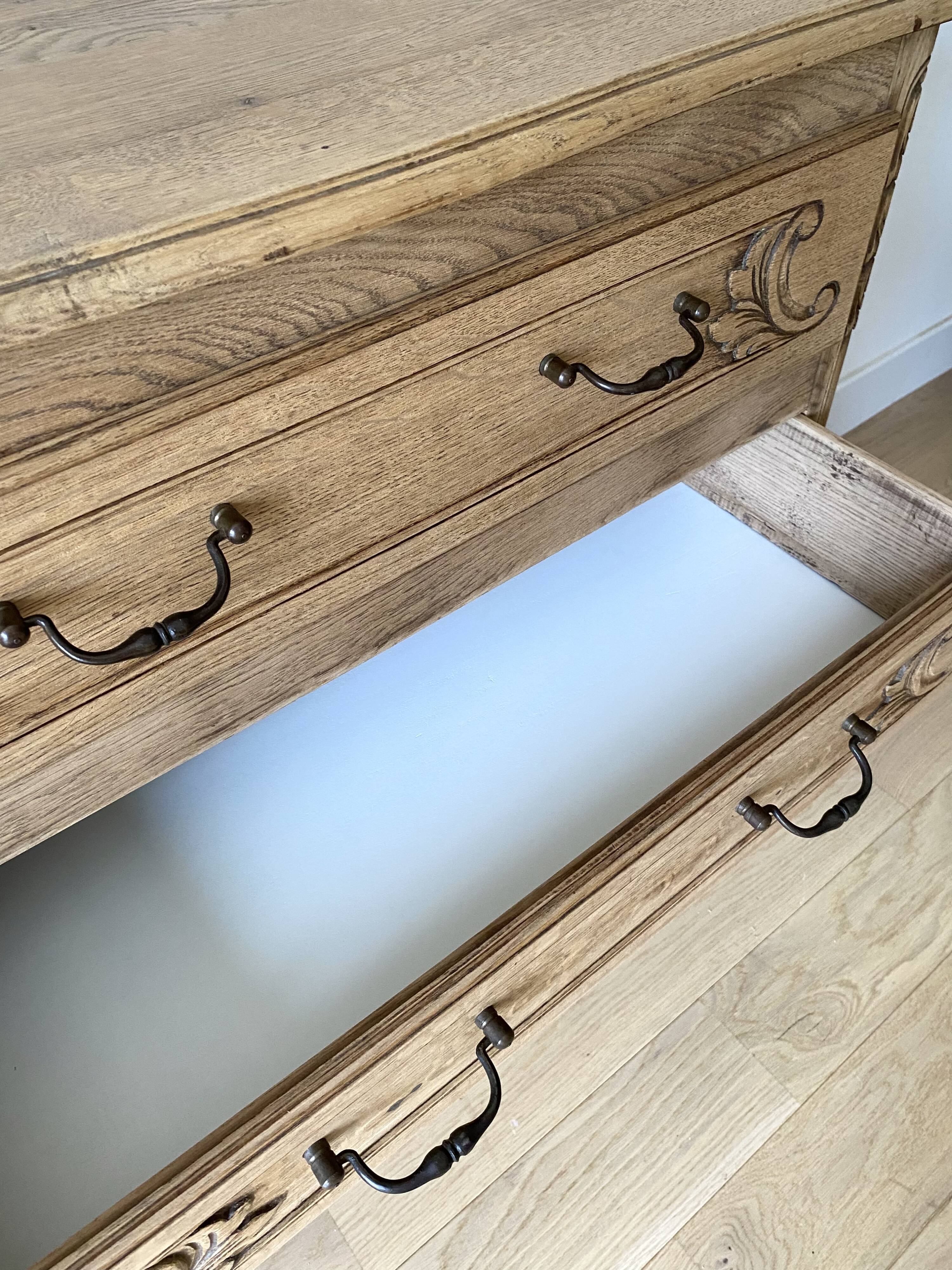 Antique chest of drawers