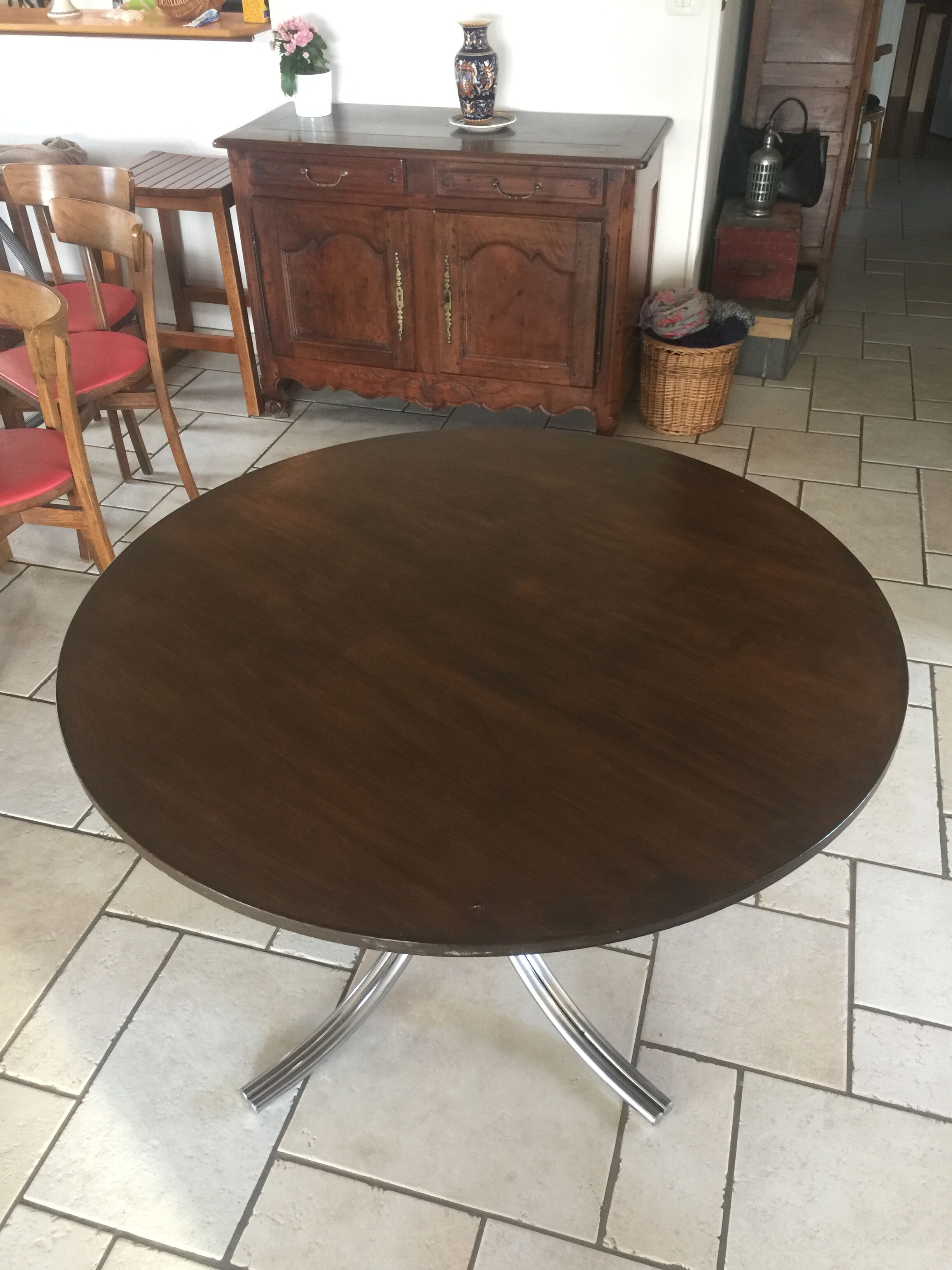 Round table from the 70's chrome and wood