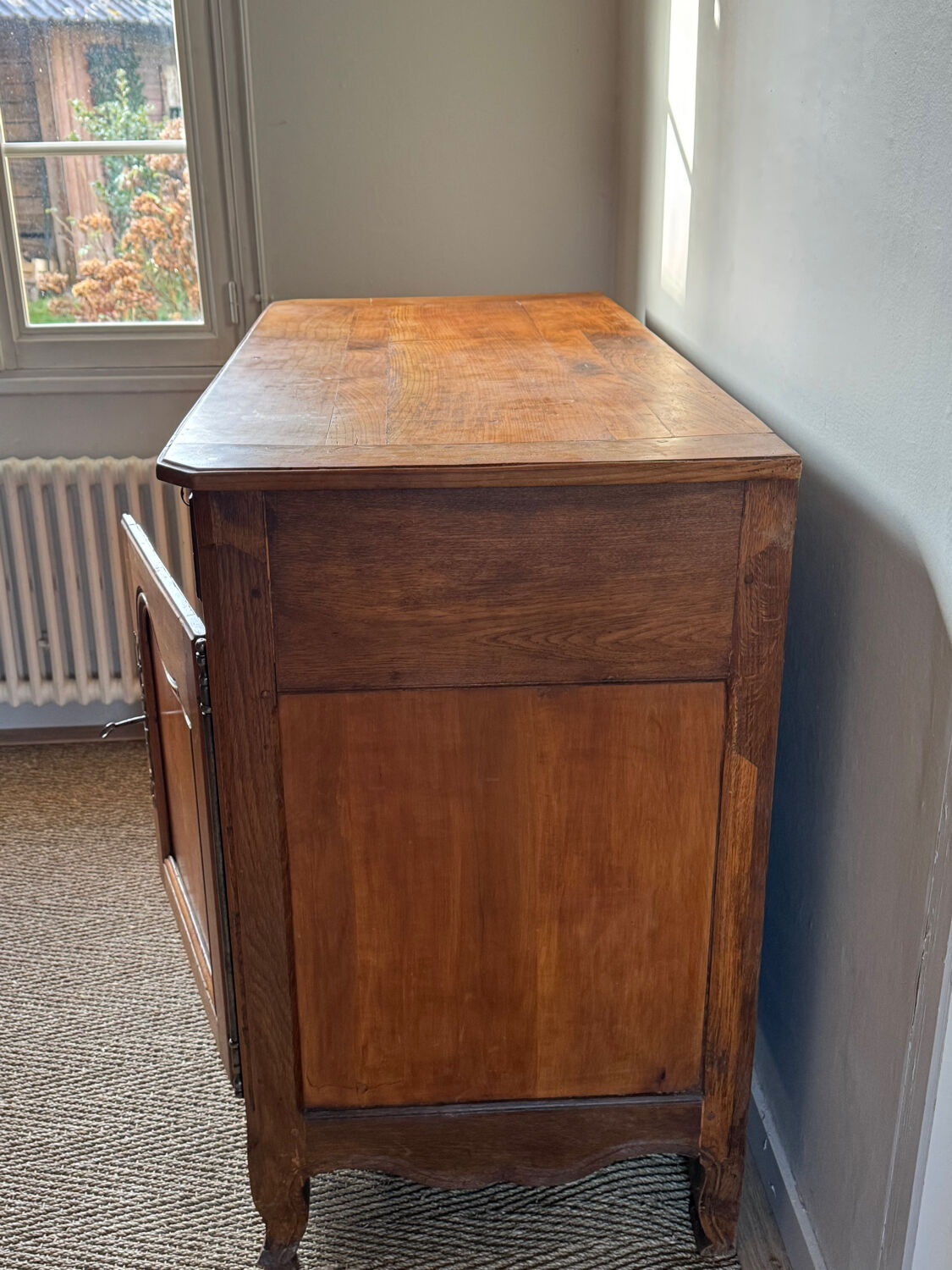 Small Burgundy buffet 19th century