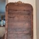 Miroir Louis Philippe de cheminée à fronton de la fin du 19e siècle en bois et stuc redoré, 115x78 cm