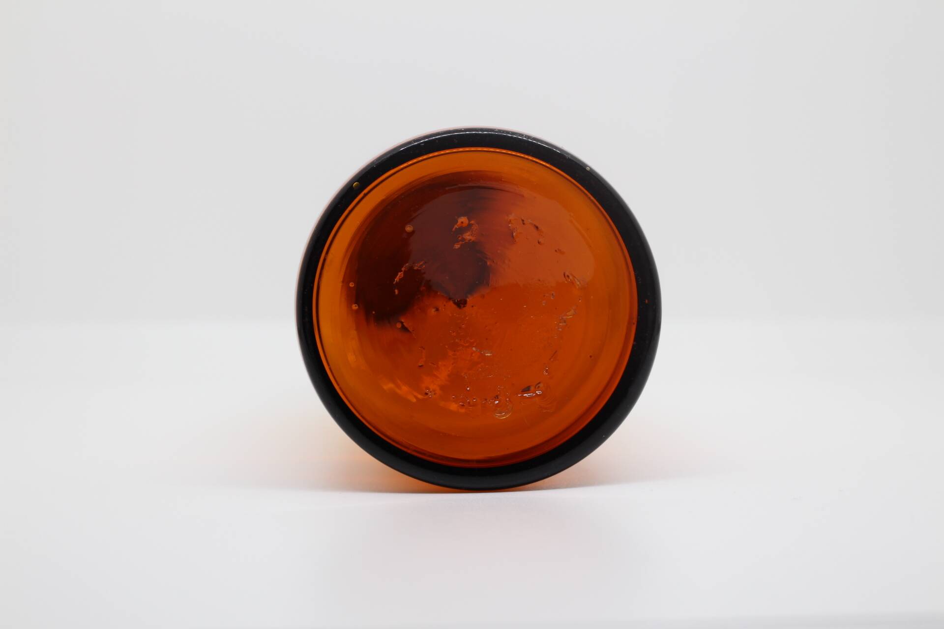 Flacon ambré en verre soufflé