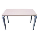 Desk table