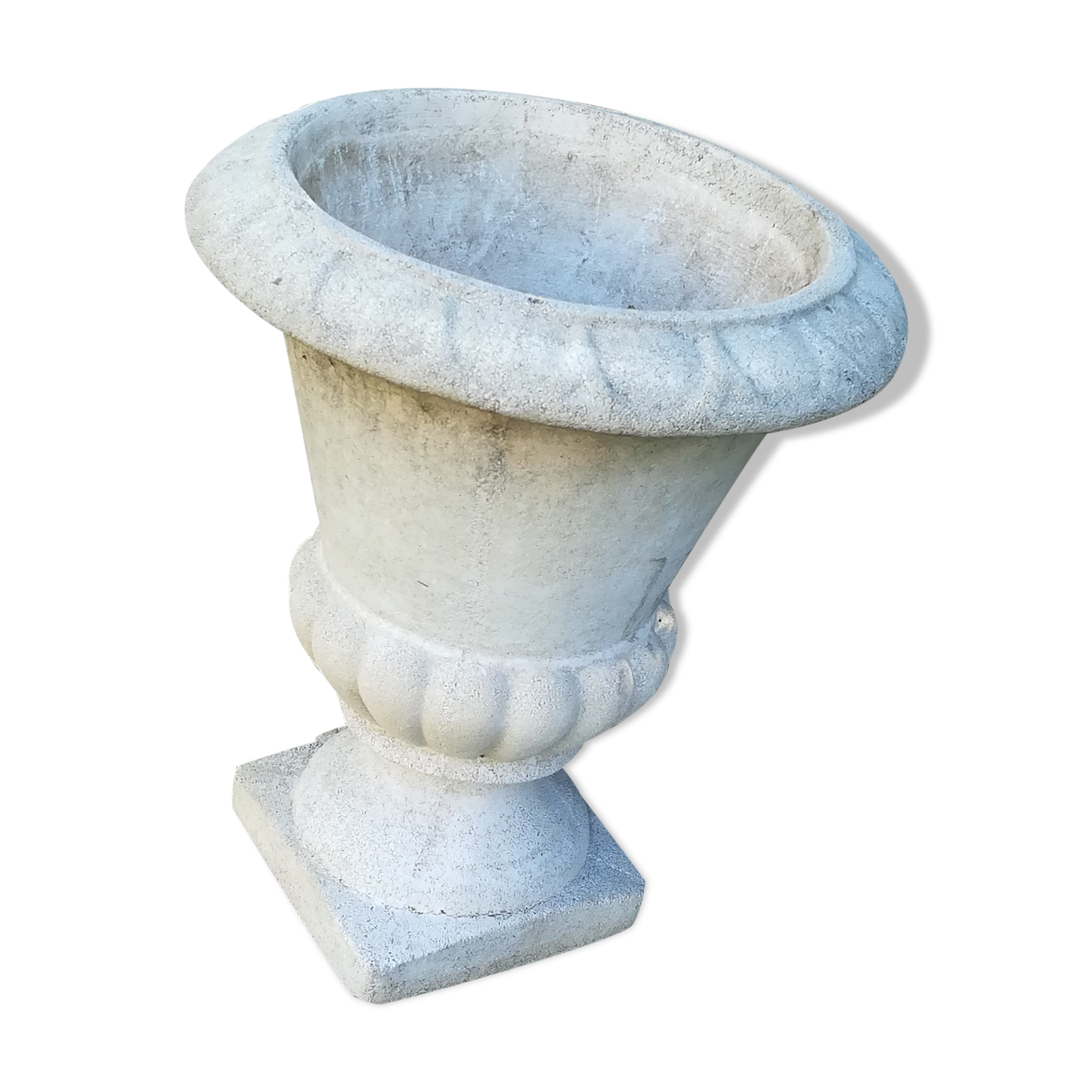White Medici vase in reconstructed stone