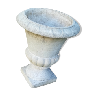 White Medici vase in reconstructed stone