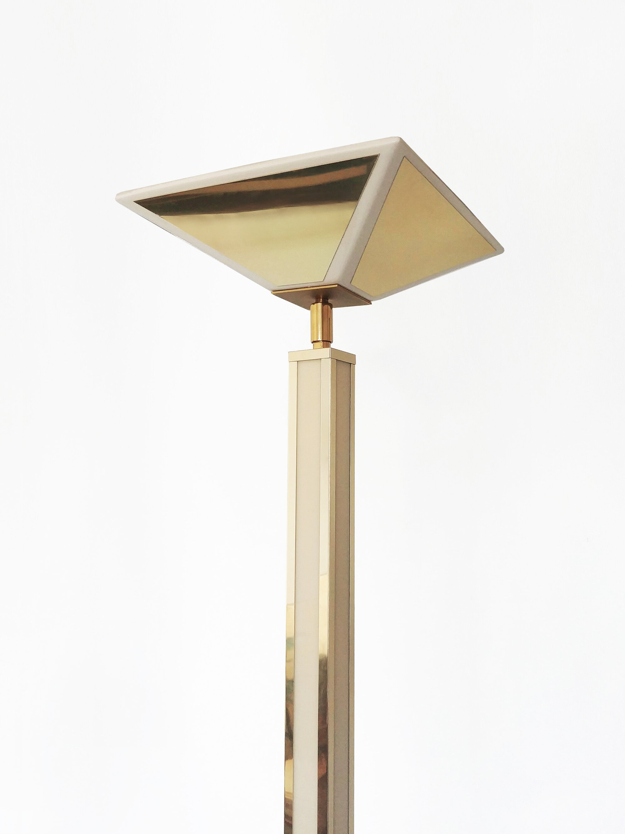 Romeo House halogen lamppost from the 1970s