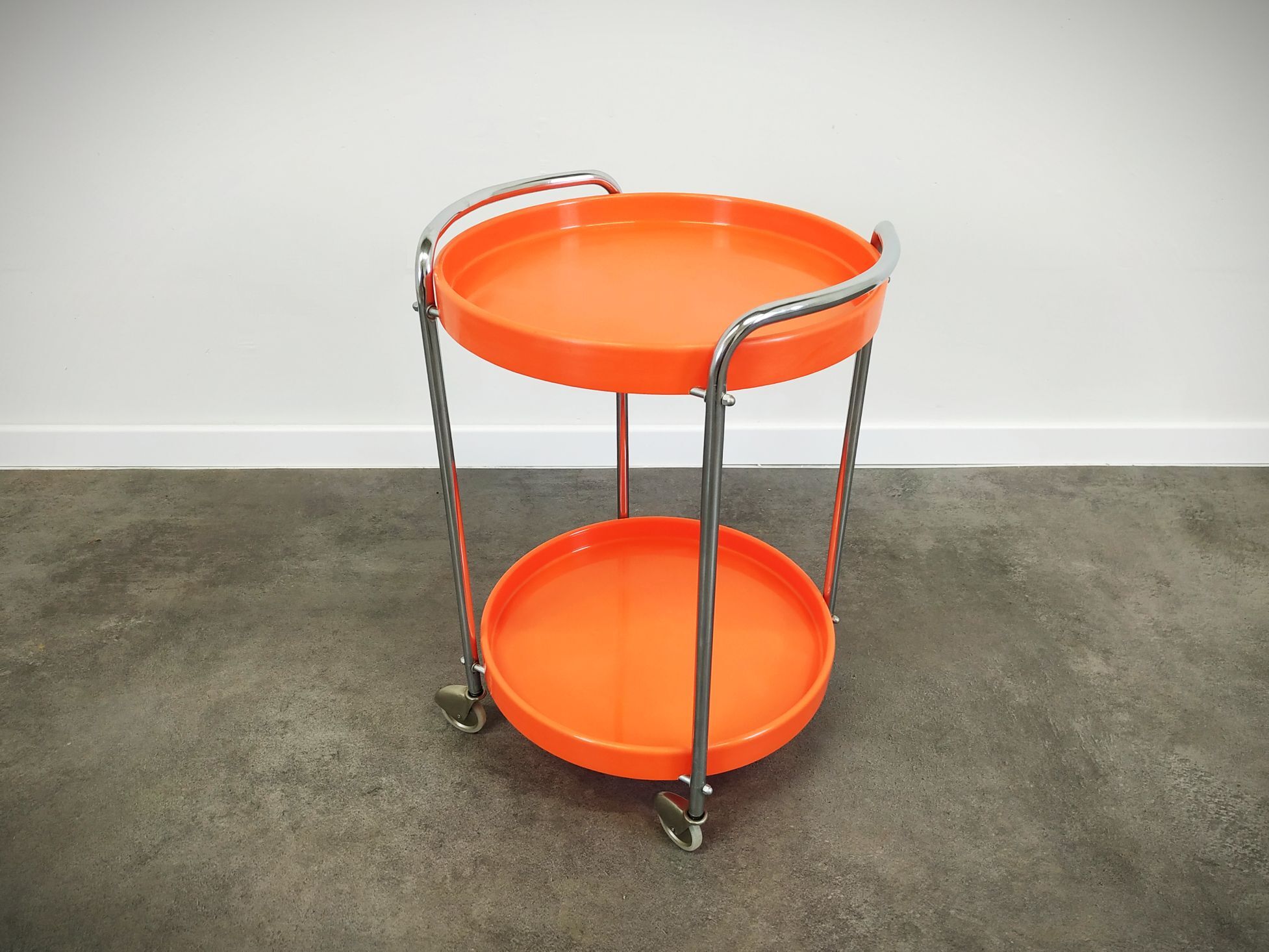 70's wheeled service