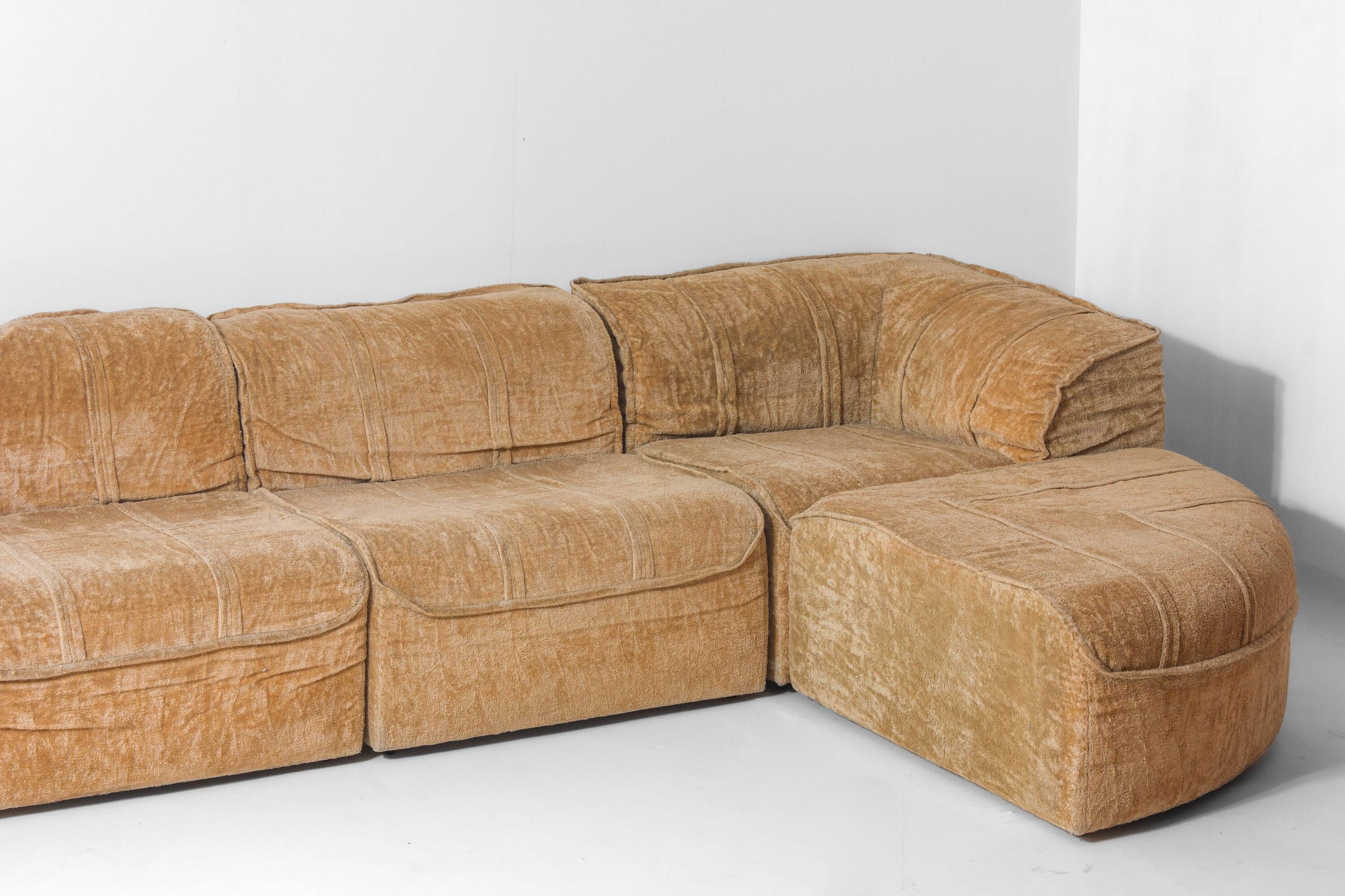 Modular 7-piece beige Italian sofa in soft velvet, 1970s